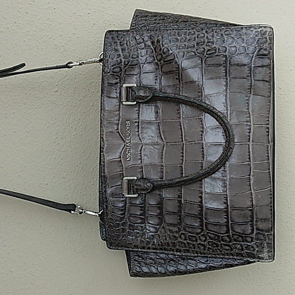 Michael Kors Large Selma Croc Embossed Satchel with wall… - Picture 2 of 16